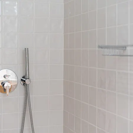 Guestready - Five-0-five *